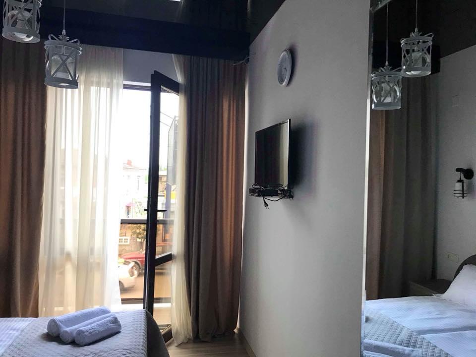 Lazika Hotel Зугдиди Екстериор снимка